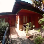 Red House Conditioned Whit Pool Enchanting View Appartamento *