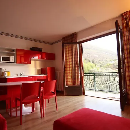 Red House Conditioned Whit Pool Enchanting View * Malcesine