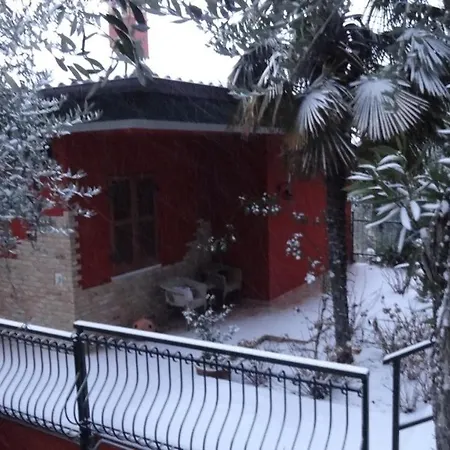Appartamento Red House Conditioned Whit Pool Enchanting View Malcesine
