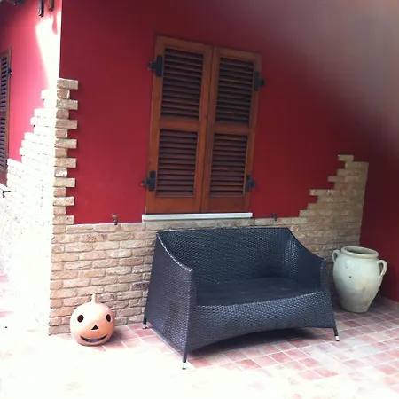 Διαμέρισμα Red House Conditioned Whit Pool Enchanting View Μαλτσεζίνε