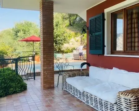 Red House Conditioned Whit Pool Enchanting View Appartement Malcesine