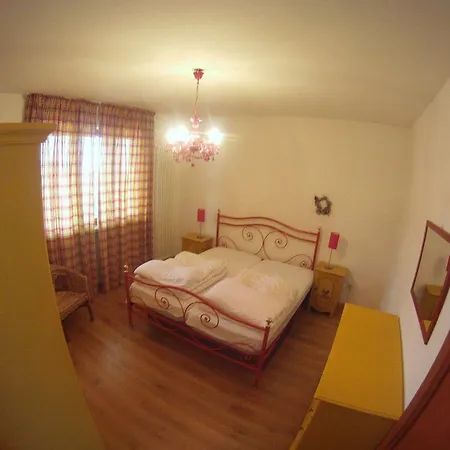 Red House Conditioned Whit Pool Enchanting View Appartamento Malcesine