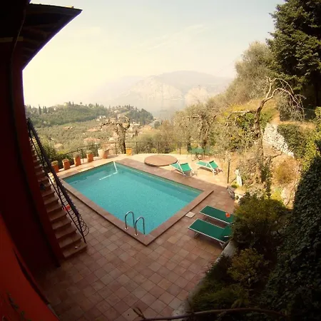 Red House Conditioned Whit Pool Enchanting View * Malcesine