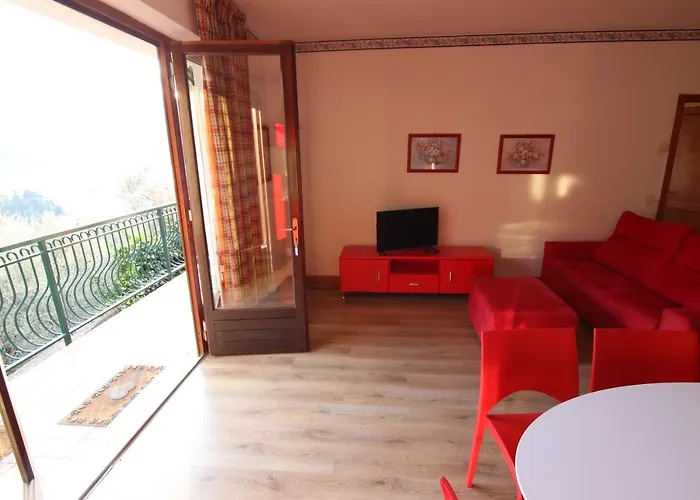 Red House Conditioned Whit Pool Enchanting View *