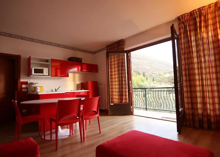 Red House Conditioned Whit Pool Enchanting View * Malcesine