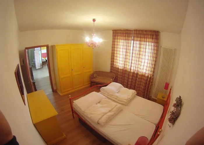 Red House Conditioned Whit Pool Enchanting View *