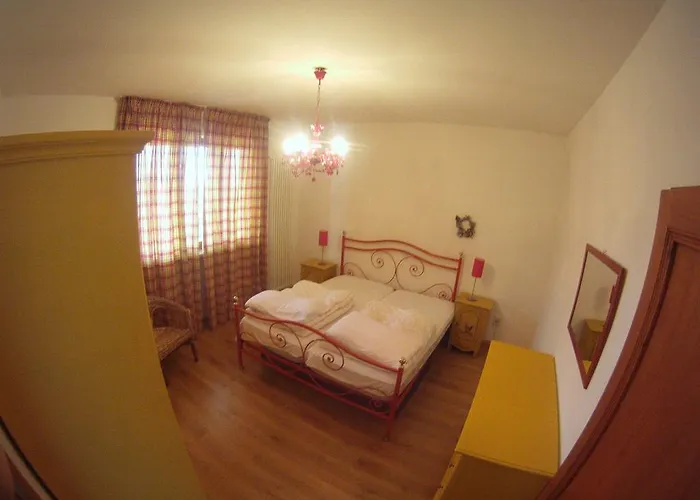 Red House Conditioned Whit Pool Enchanting View Apartamento Malcesine