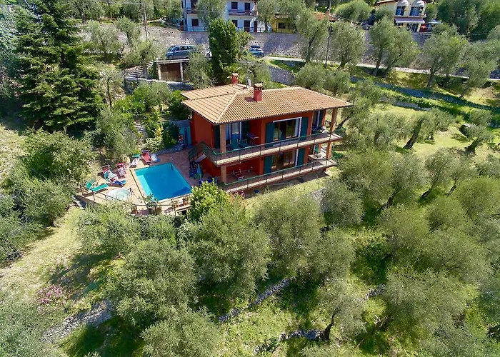 Apartamento Red House Conditioned Whit Pool Enchanting View Malcesine