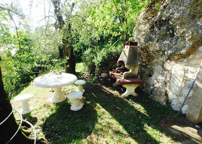 Red House Conditioned Whit Pool Enchanting View * Malcesine